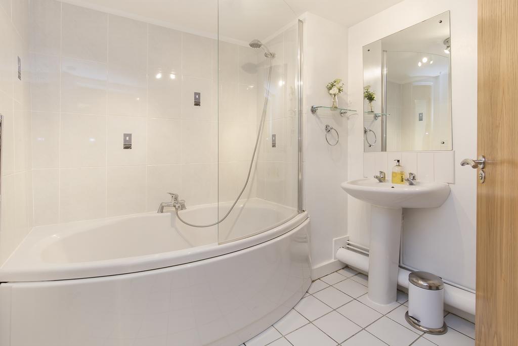Raleigh Square - 2Br Ground-Floor Apartment In ノッティンガム エクステリア 写真